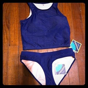 2-piece bathing suit
